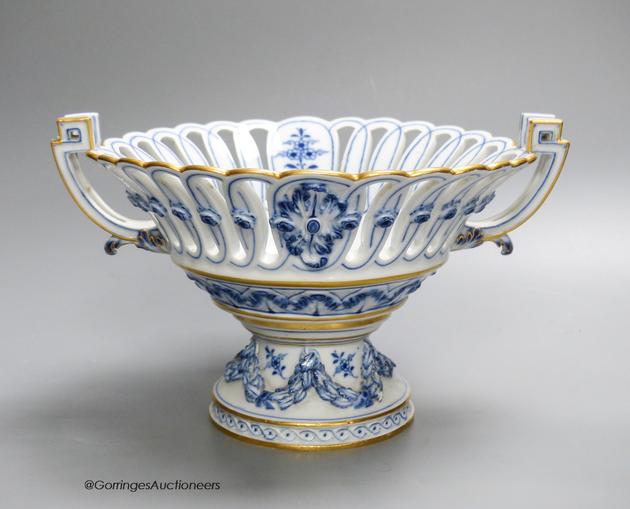 A 19th century Meissen blue and white pedestal bowl, 24cm wide