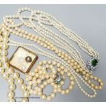 A single strand cultured pearl necklace and for simulated pearl necklaces etc.