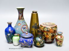 A collection of Japanese cloisonne enamel and bronze vases, etc. tallest 14cm