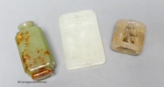 A Chinese jade archer's ring, snuff bottle and plaque, 2.7 - 6cm