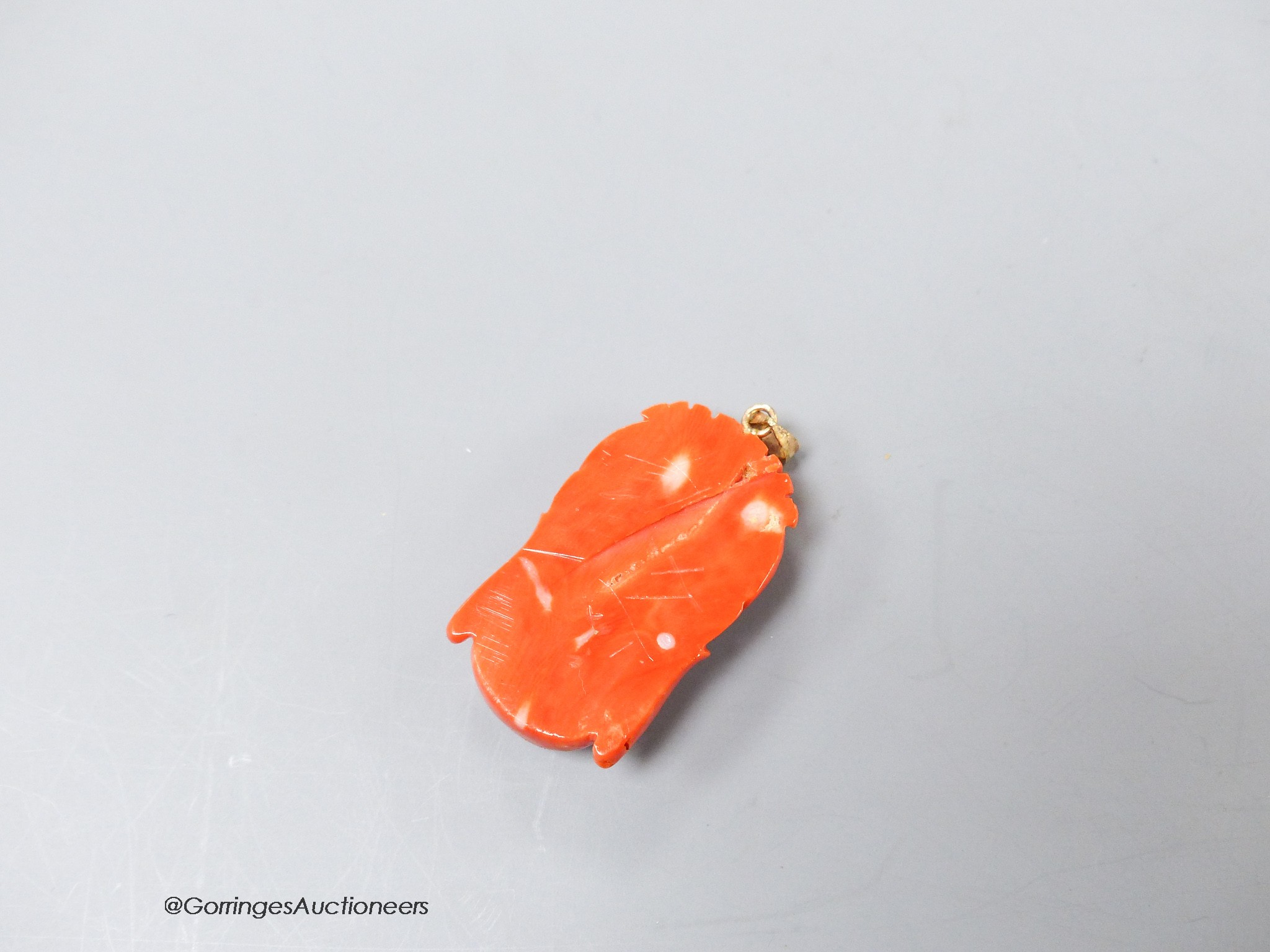 A Chinese 14k yellow metal mounted carved coral pendant, 35mm, gross weight 8.9 grams. - Image 2 of 2