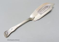 A William IV silver Kings pattern fish slice, London, 1830, 30.8cm, 154 grams, marks rubbed.