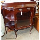 A late Victorian mahogany display cabinet. W-104, D-35, H-104cm.