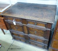 An early 18th century oak chest of drawers, width 89cm, depth 58cm, height 75cm