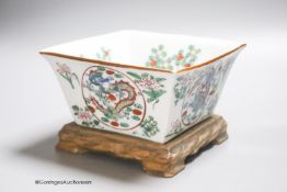 An Oriental enamelled porcelain square 'dragon' bowl,18cm