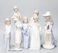 Six Nao porcelain figures and a Lladro figure (7)