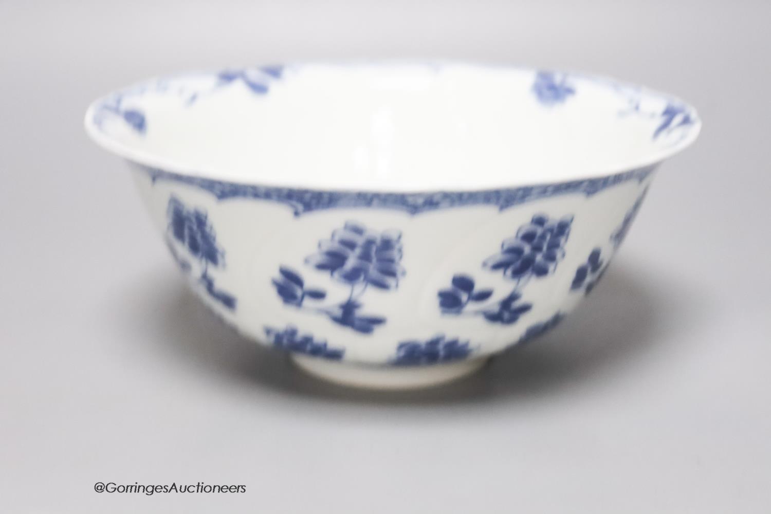 A Chinese blue and white bowl, diameter 20cm - Image 2 of 4