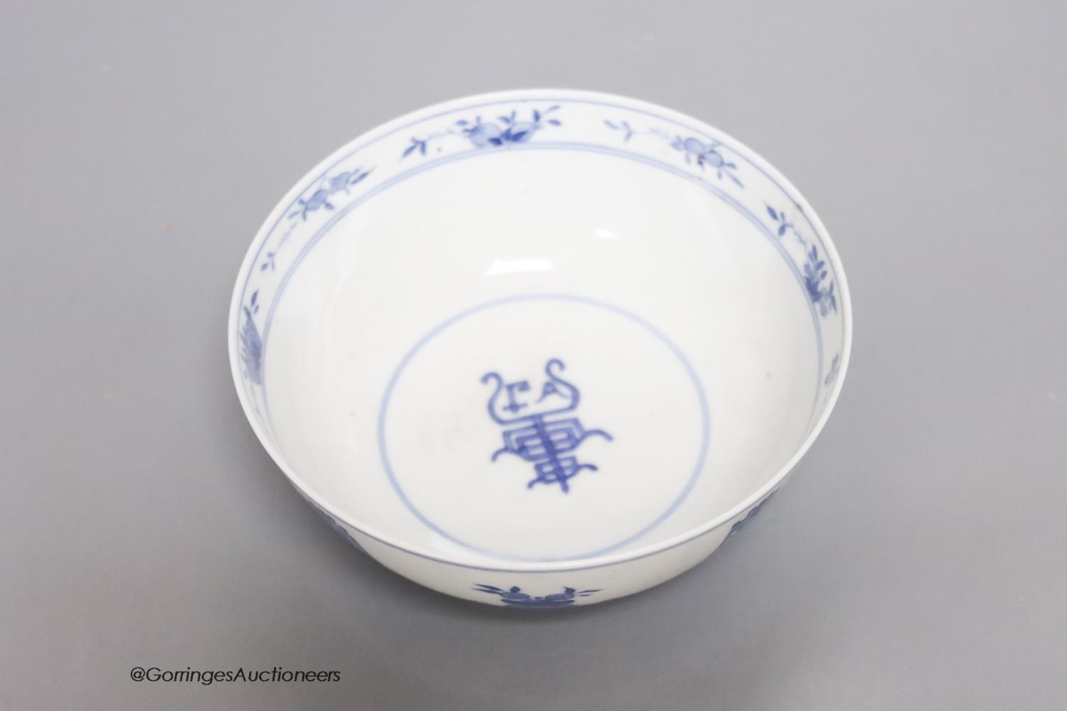 A Chinese blue and white bowl, Chenghua mark, diameter 15cm - Image 2 of 4