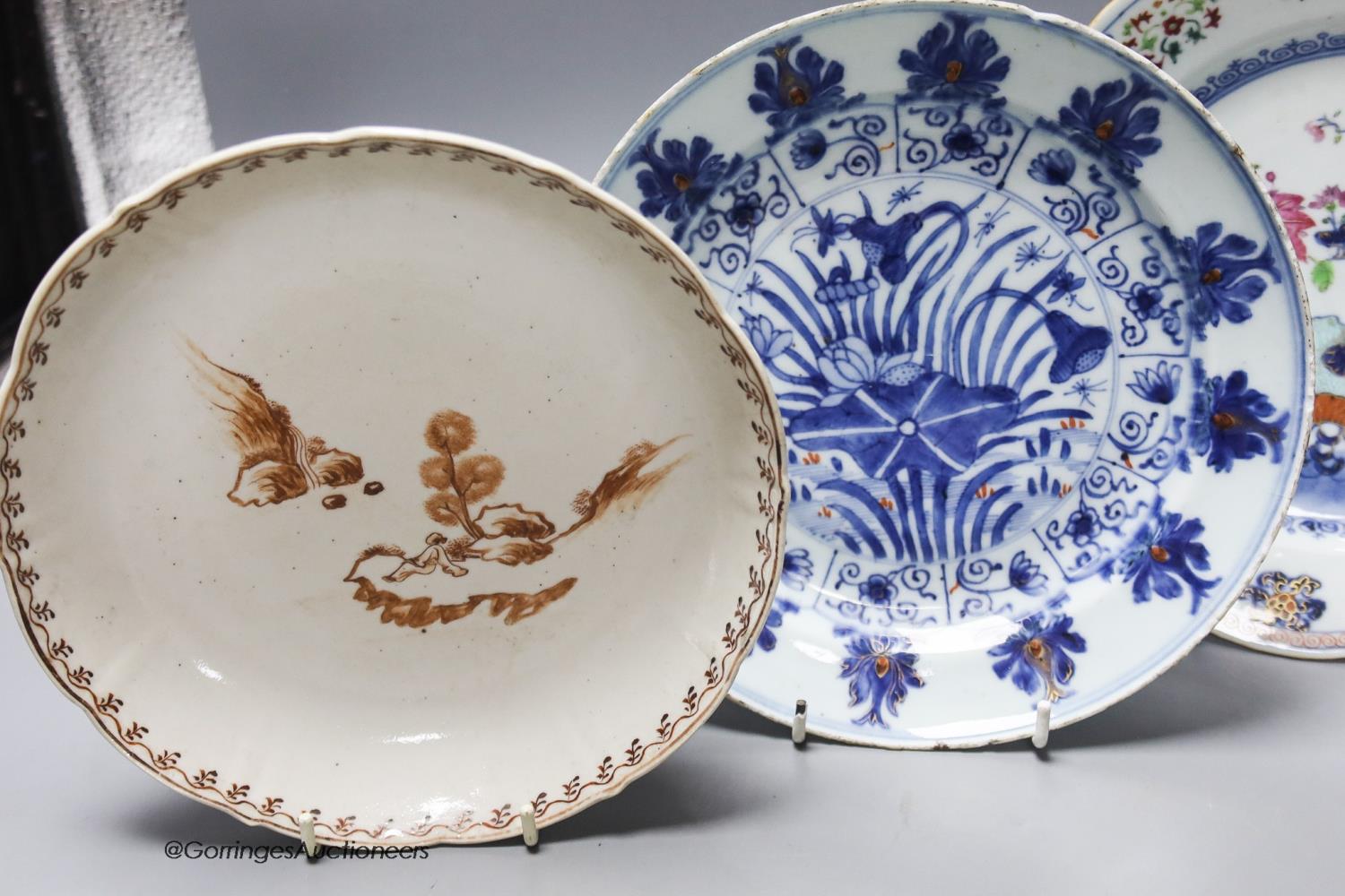 Three Chinese porcelain plates or dishes, largest diameter 23cm - Image 2 of 5