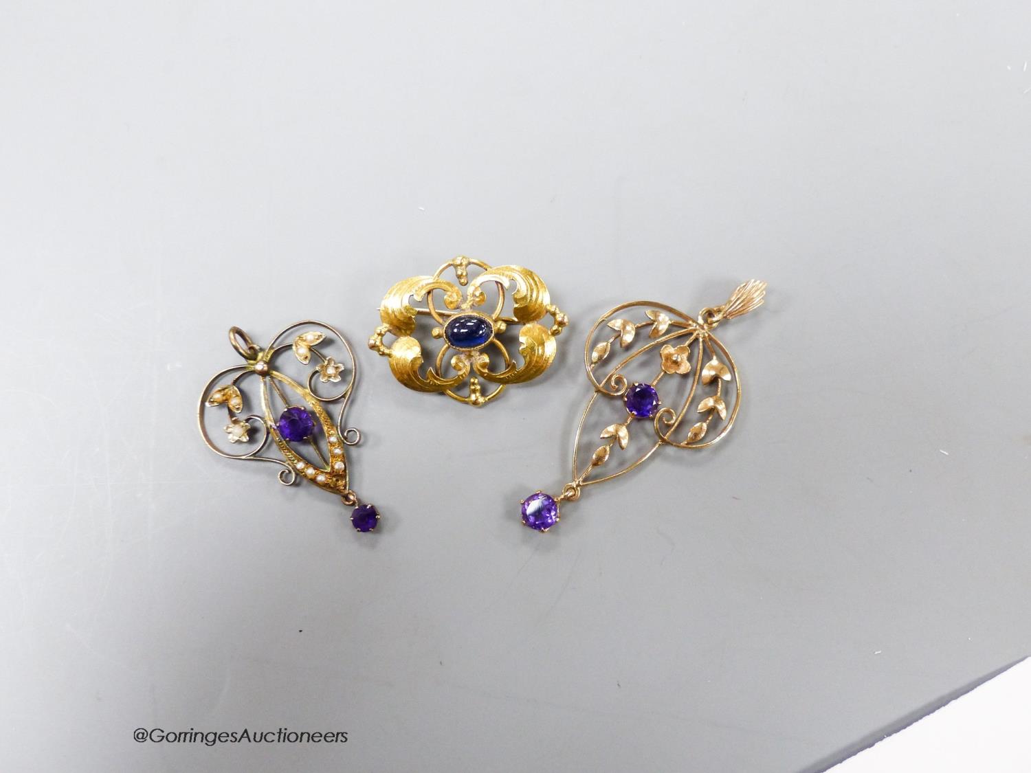 Two early 20th century yellow metal and amethyst set drop pendants, one stamped 9ct with seed - Image 2 of 2