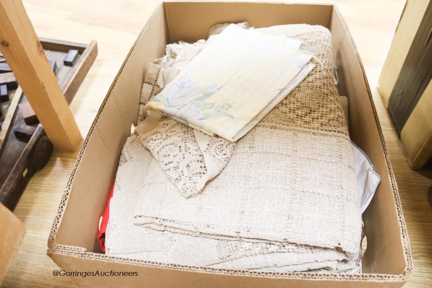 Two boxes of mixed tablecloths - Image 3 of 4