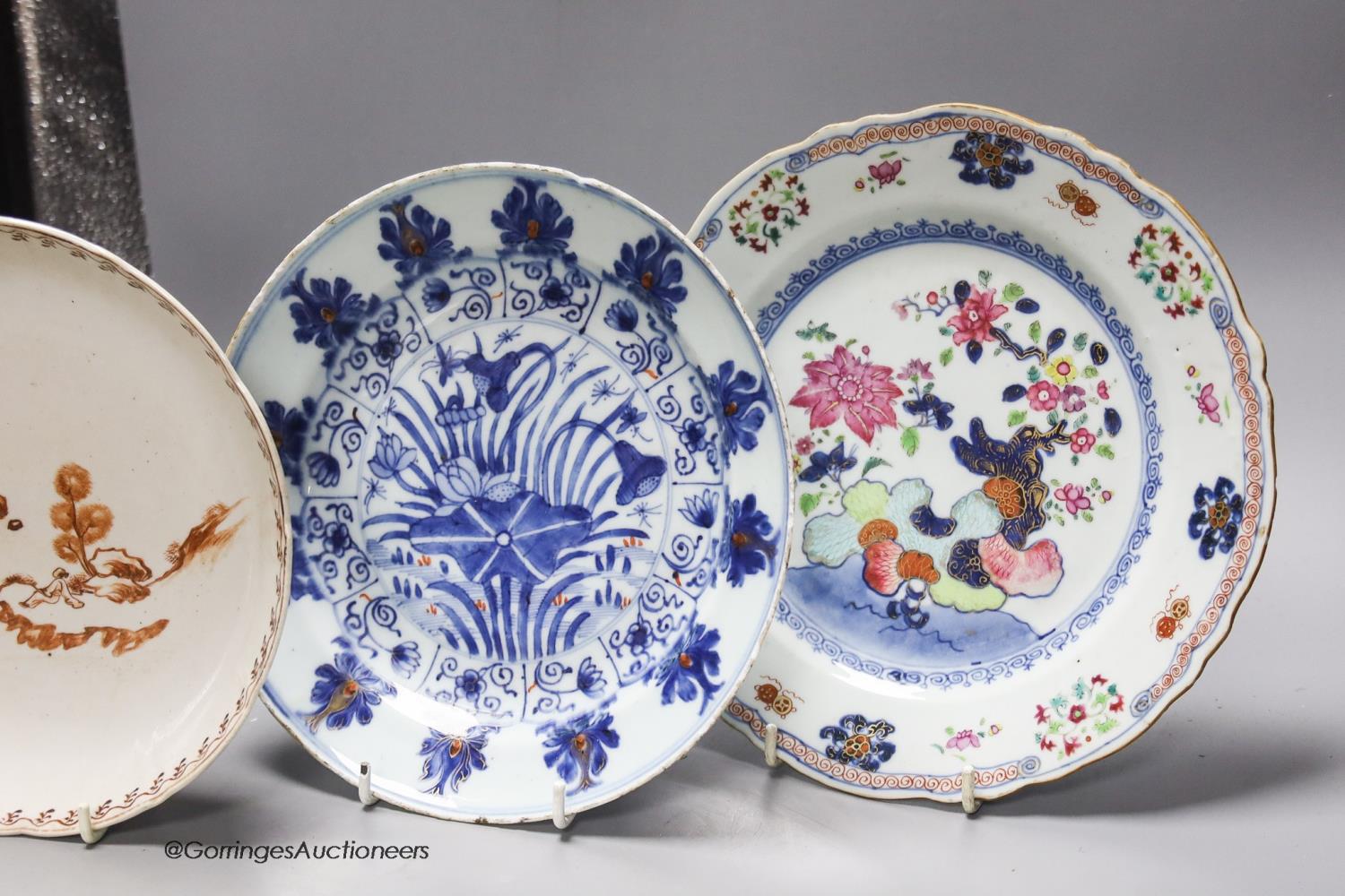 Three Chinese porcelain plates or dishes, largest diameter 23cm - Image 3 of 5