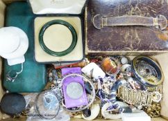 A quantity of assorted 19th century and later jewellery, including 9ct gold cufflink, enamelled