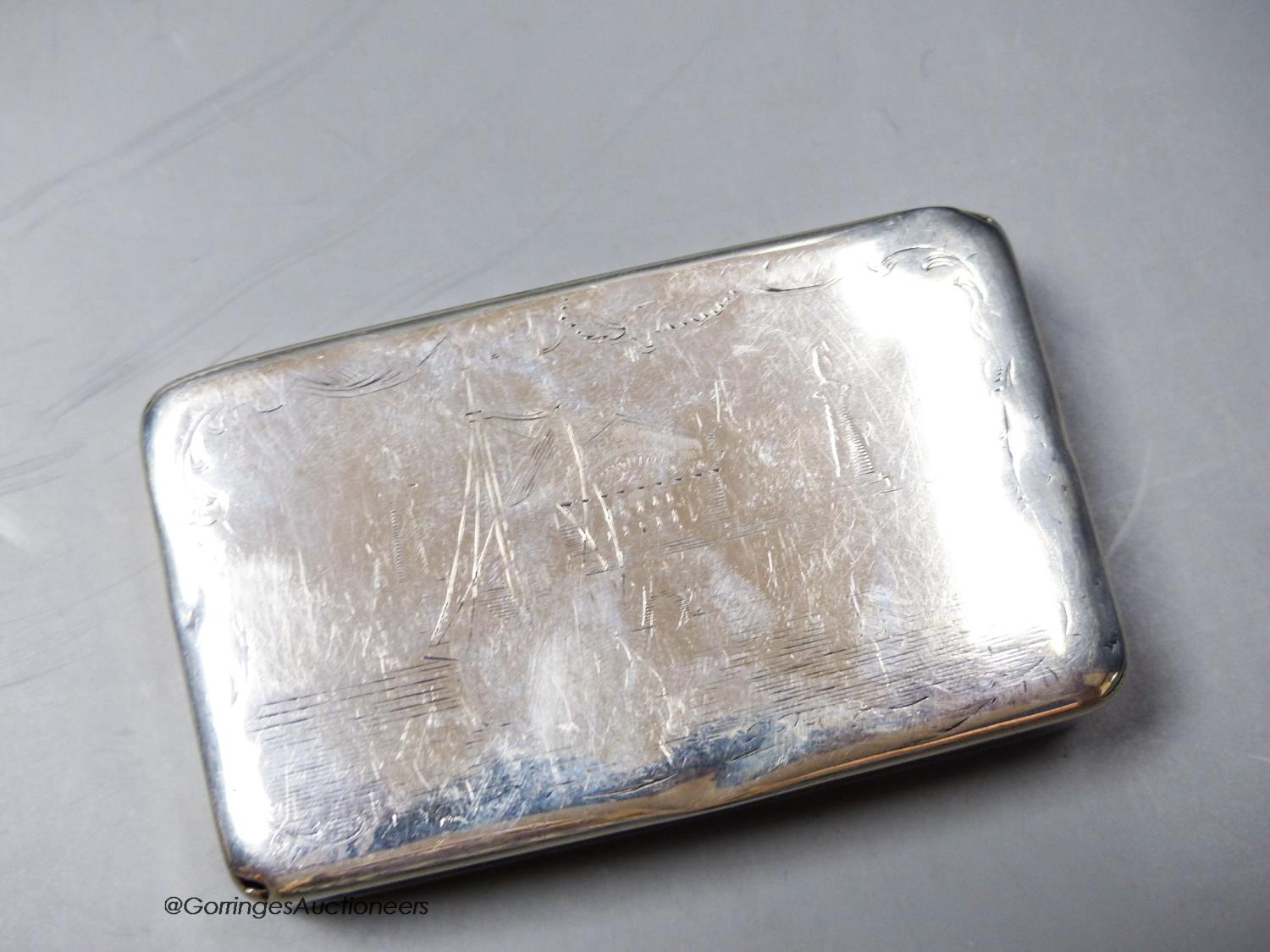 A mid 19th century Russian 84 zolotnik snuff box, with engraved decoration(very tired), dated 1843, - Image 3 of 3