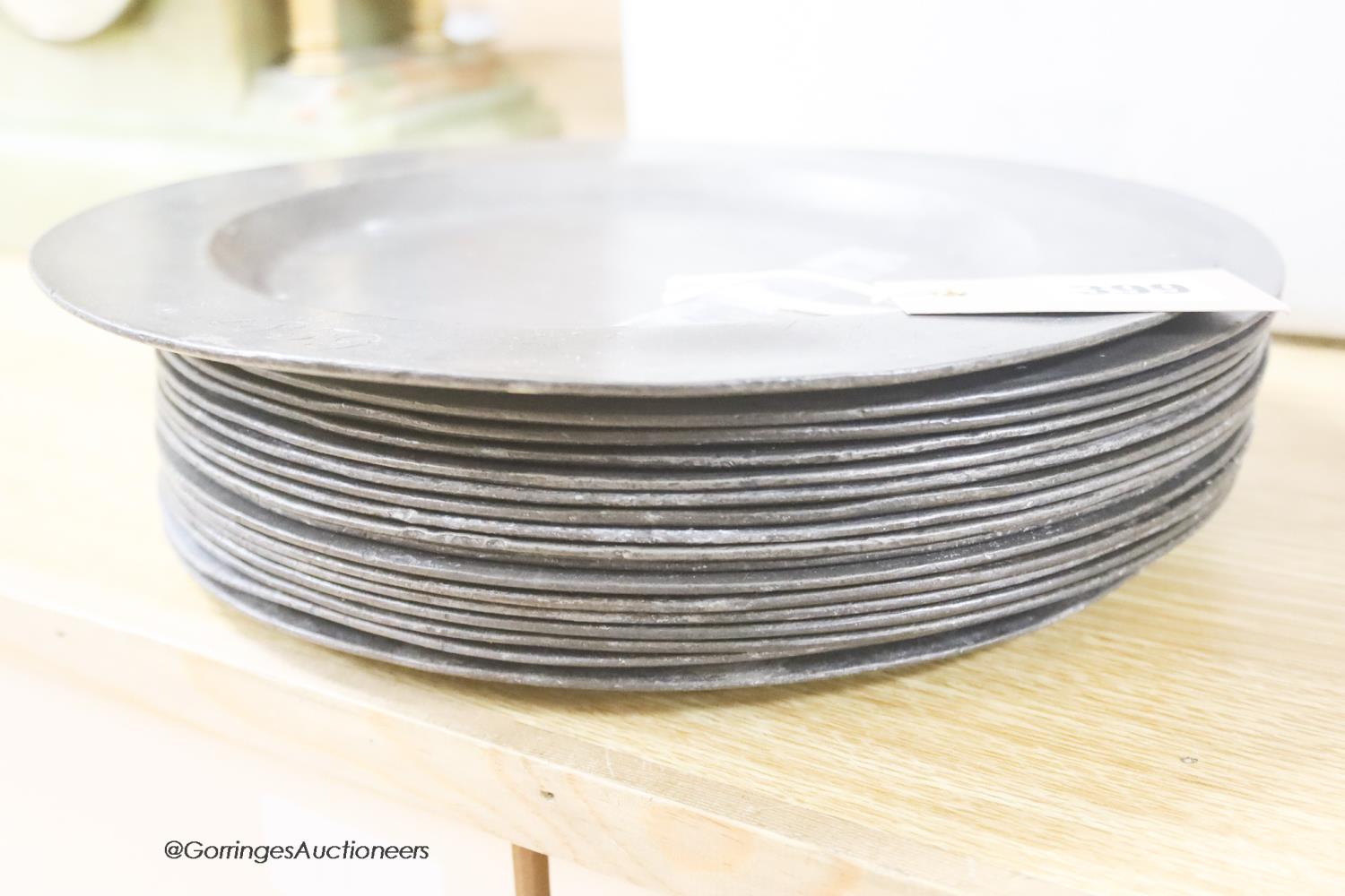 A set of eighteen 19th century pewter plates engraved with the Wentworth family crest, diameter - Image 4 of 4