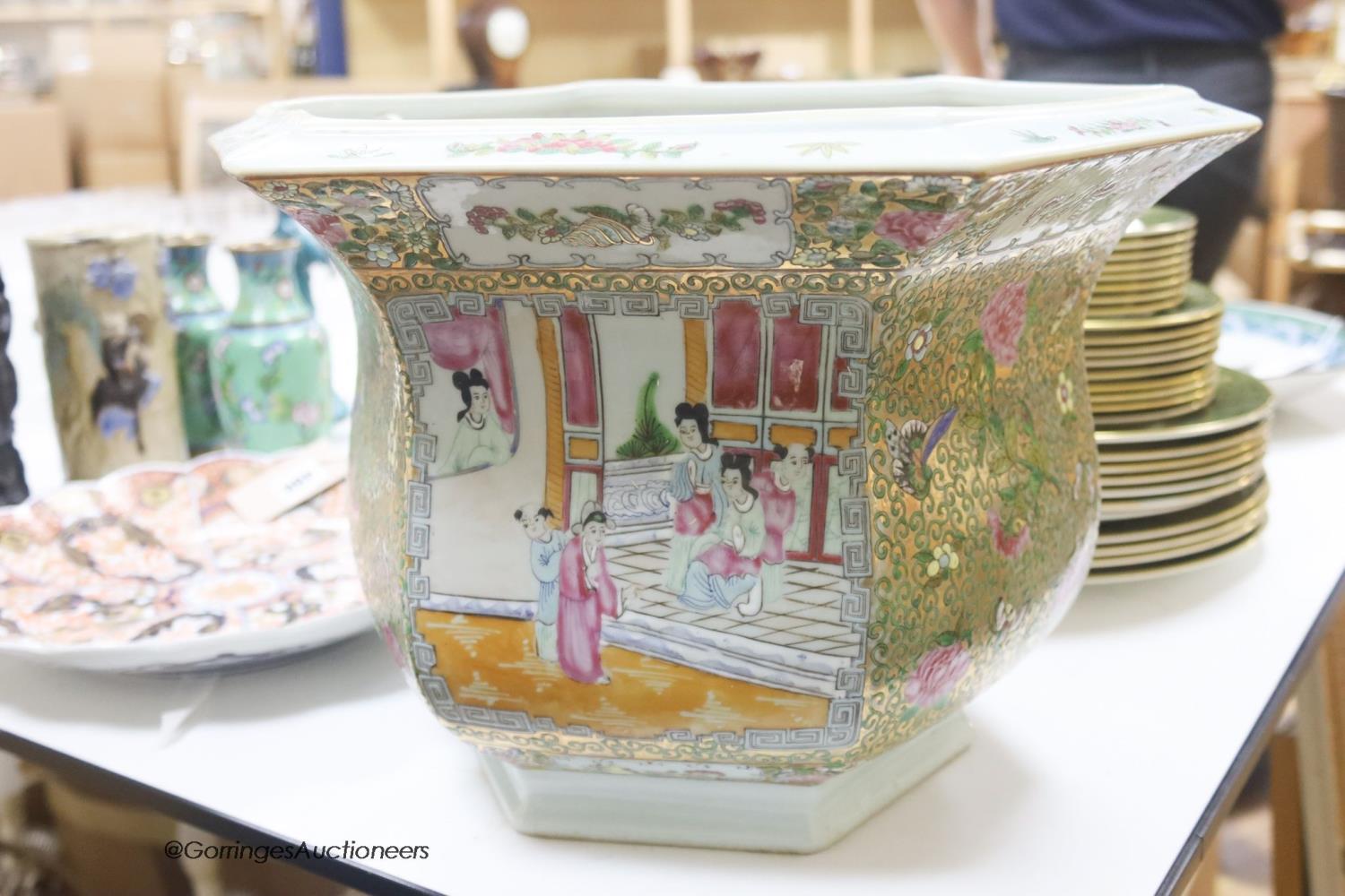 A Chinese famille rose jardiniere, height 29cm, and a Japanese imari dish - Image 3 of 4