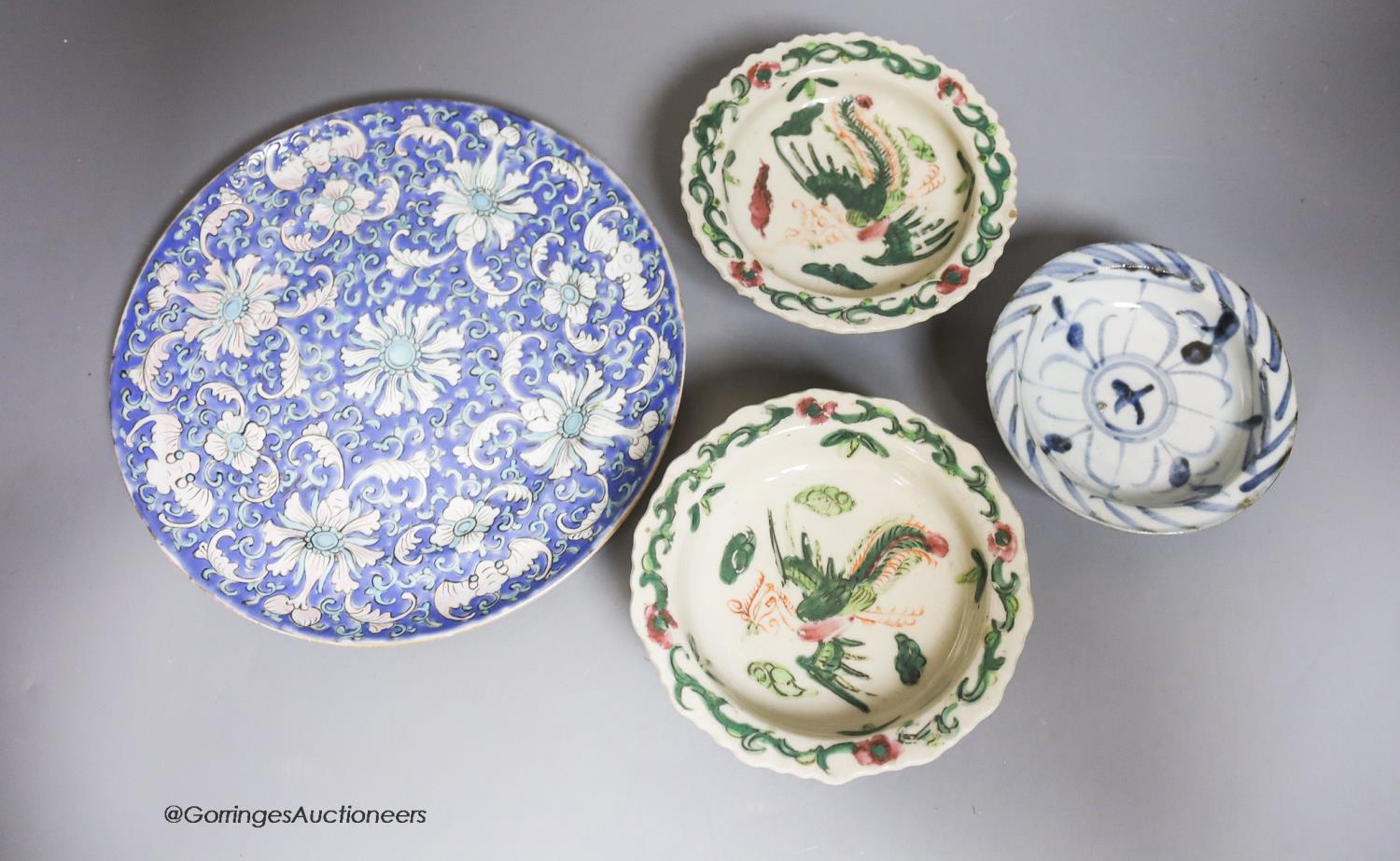 A pair of Chinese stem dishes, a blue-and-white stem dish and a 19th-century Chinese enamelled