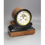 A Victorian mahogany mantel clock, height 25cm