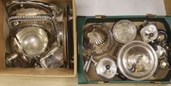 A quantity of mixed silver plate