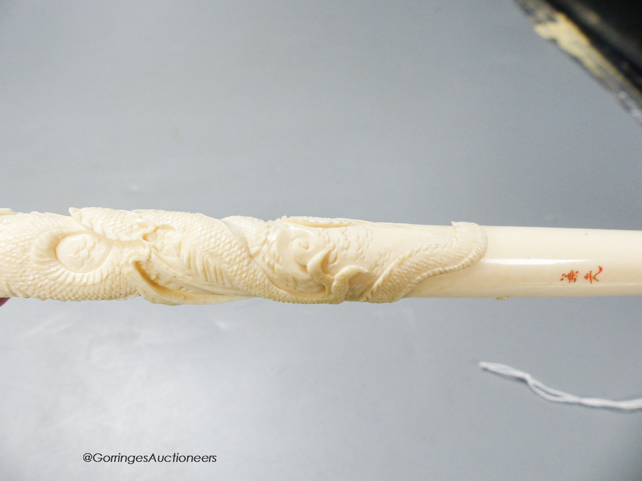 A Japanese ivory 'dragon' parasol handle, early 20th century, signed - Image 4 of 7