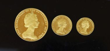An Isle of Man Bi-Centenary set of three coins, 1965, five pounds, sovereign and half sovereign,