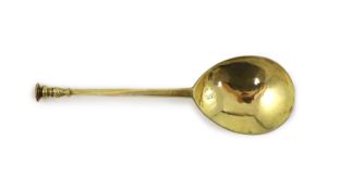 A 17th century silver gilt seal-top spoon, likely Wessex or West Country,circa 1620, later gilded