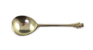 A James I silver apostle spoon, St James The Greater, indistinct maker's mark, possibly Daniel