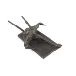 § Bernard Meadows (1915-2005)Fallen BirdbronzemonogrammedH 8.5cm. L 23cm. D 16cm.