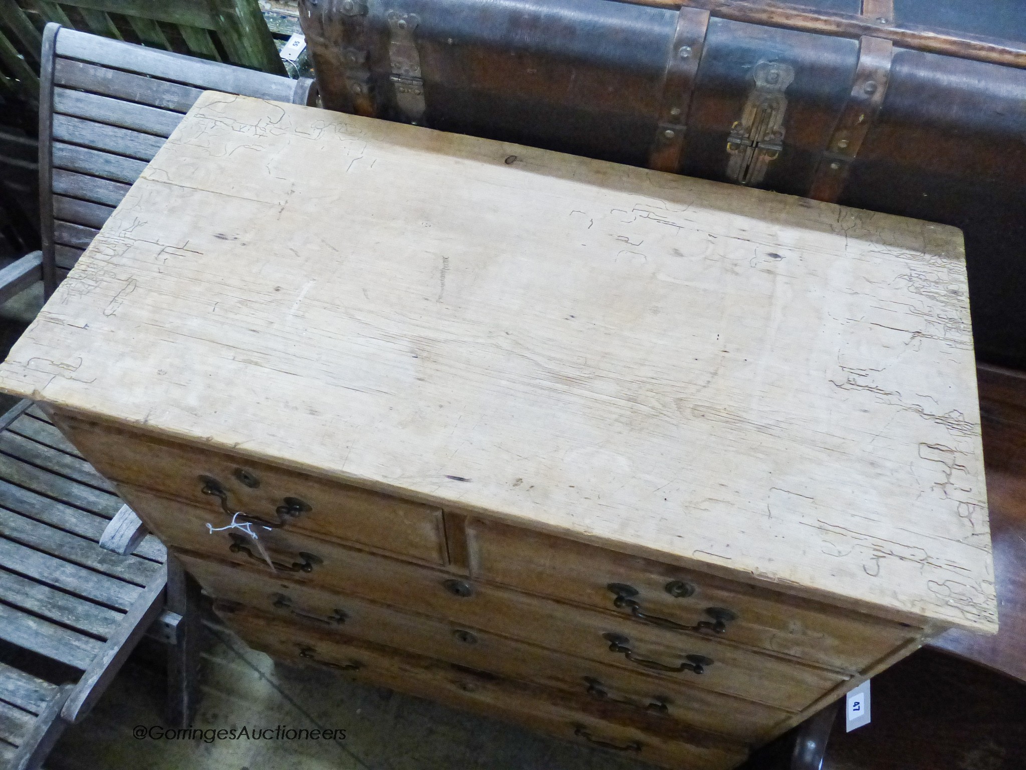 A Georgian pine chest of drawers, width 85cm, depth 43cm, height 98cm - Image 2 of 5