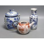 A Chinese blue and white lidded jar, a vase and a teapot, 18th/19th century, tallest 18cm