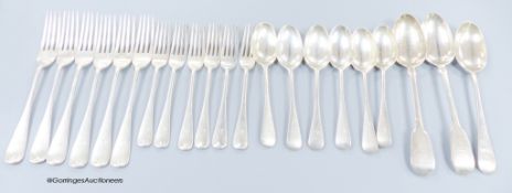 A part canteen of George V silver Hanovarian pattern flatware, comprising nineteen items, Wakely &