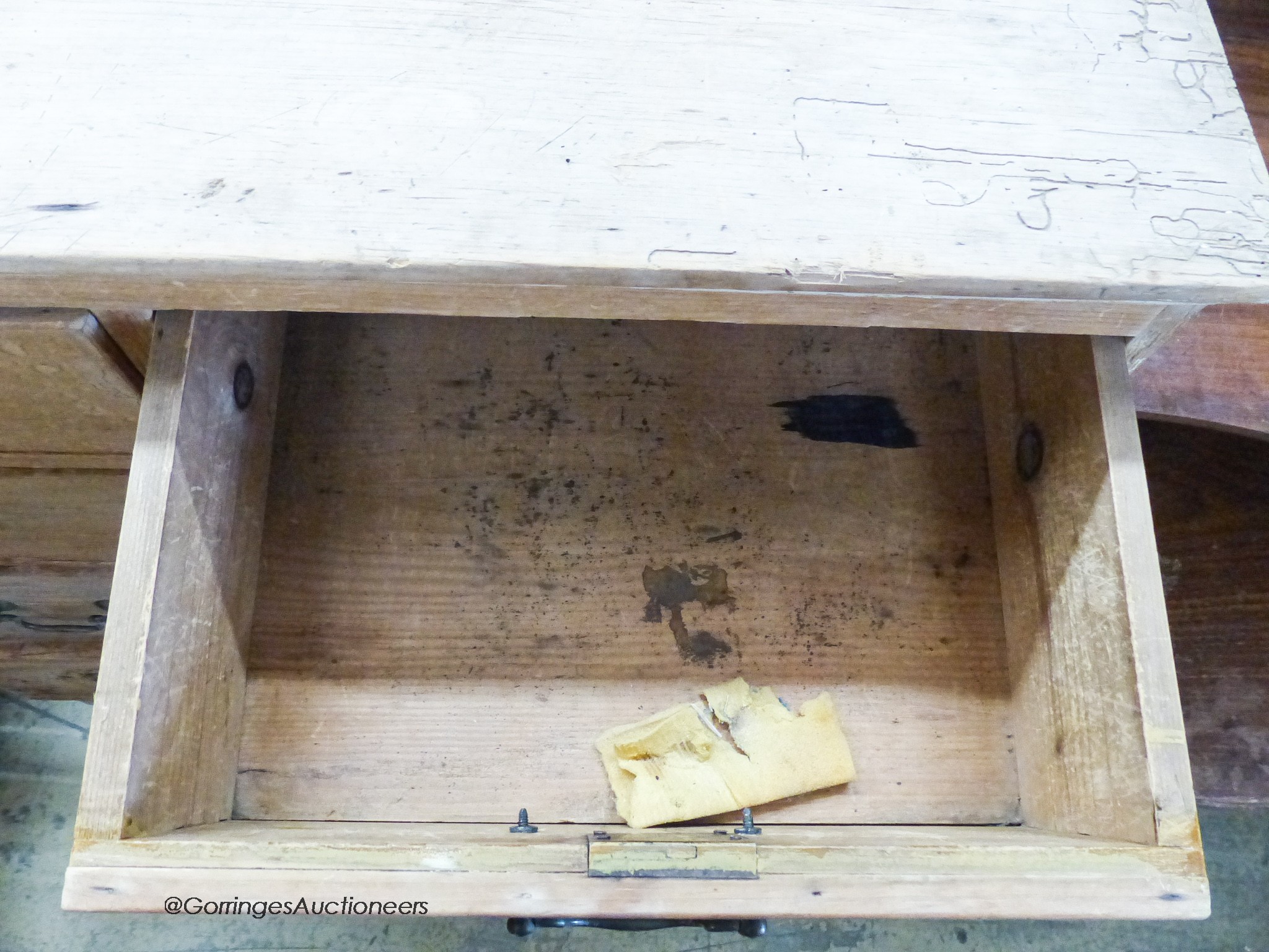 A Georgian pine chest of drawers, width 85cm, depth 43cm, height 98cm - Image 3 of 5