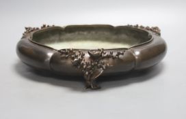 A Japanese bronze dish, Meiji period, diameter 28cm