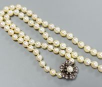 A single strand graduated cultured pearl necklace, with yellow metal, diamond and cultured pearl