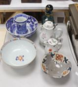 Sundry ceramics, including a studio pottery bowl, a Chinese export porcelain lidded coffee pot, a