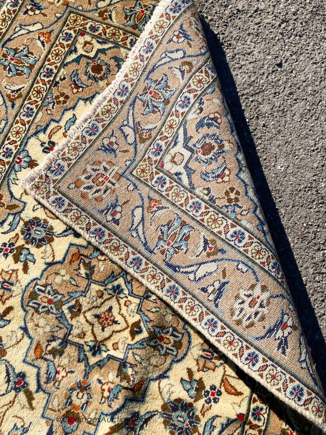 A Kashan rug, 150 x 98cm - Image 5 of 5