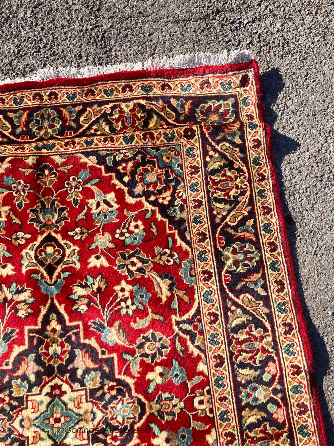 A Kashan rug, 146 x 101cm - Image 3 of 4