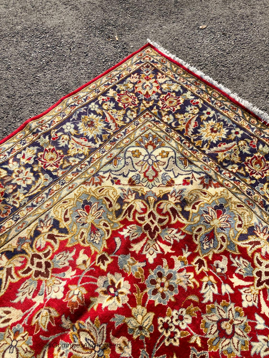 A Najaf Abad carpet, 370 x 250cm - Image 5 of 7