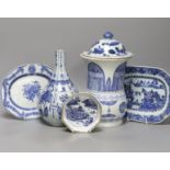 A study group of Chinese blue and white porcelain, 17th/18th century,comprising a 17th century