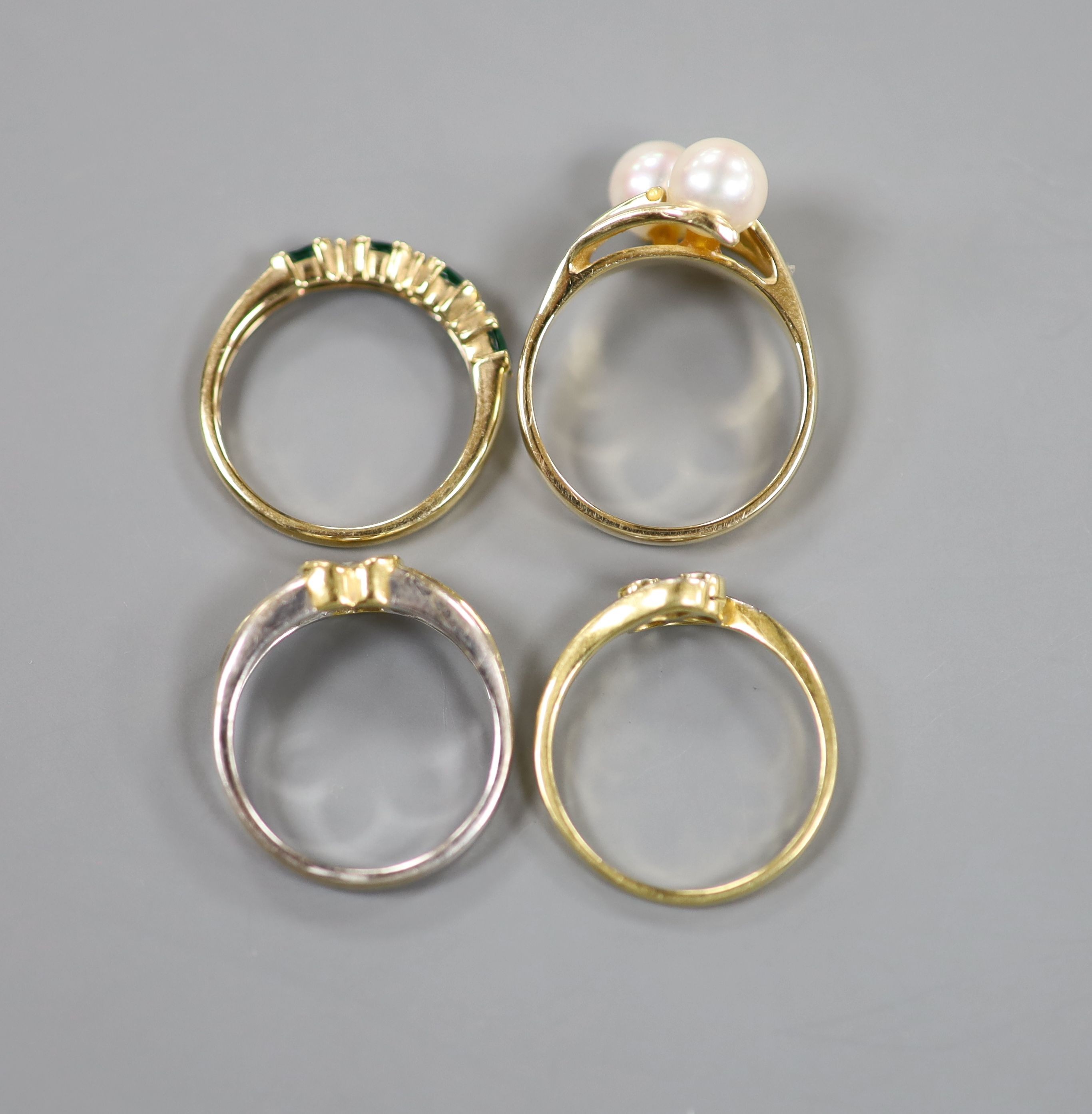 Two 18k and diamond set rings, including solitaire and two stone crossover, sizes N/O & P, gross 6. - Image 2 of 2