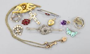 Sundry jewellery including Victorian rose cut diamond and seed pearl set open work brooch, 20mm, a