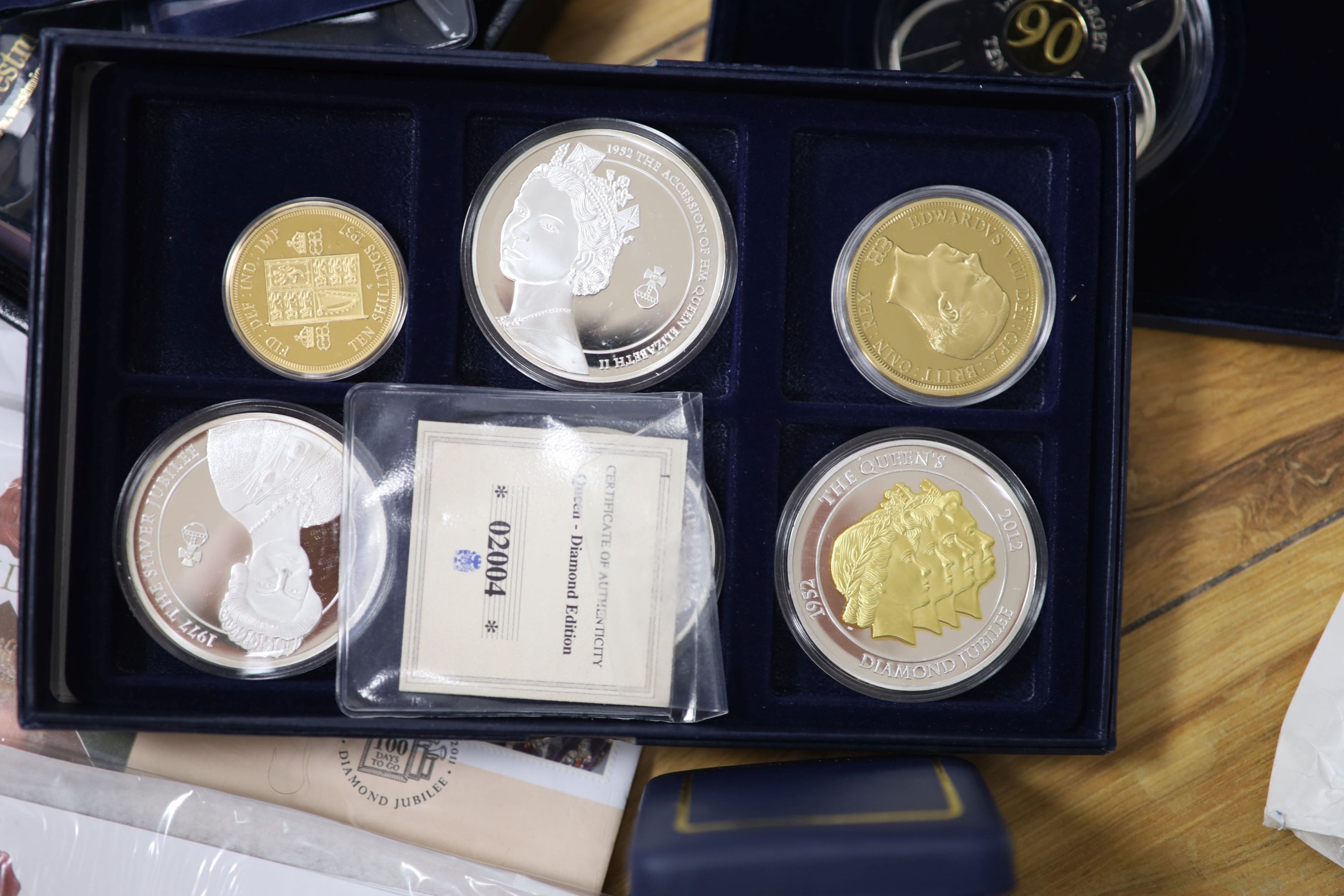 A collection of Westminster & Royal Mint QEII commemorative coins, some silver issues - Image 4 of 6