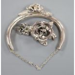 A modern Israeli 925 suite of foliate jewellery, comprising a necklet, brooch and dress ring,