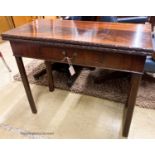 A George III rectangular mahogany concertina card table, W.93cm D.46cm H.76cm