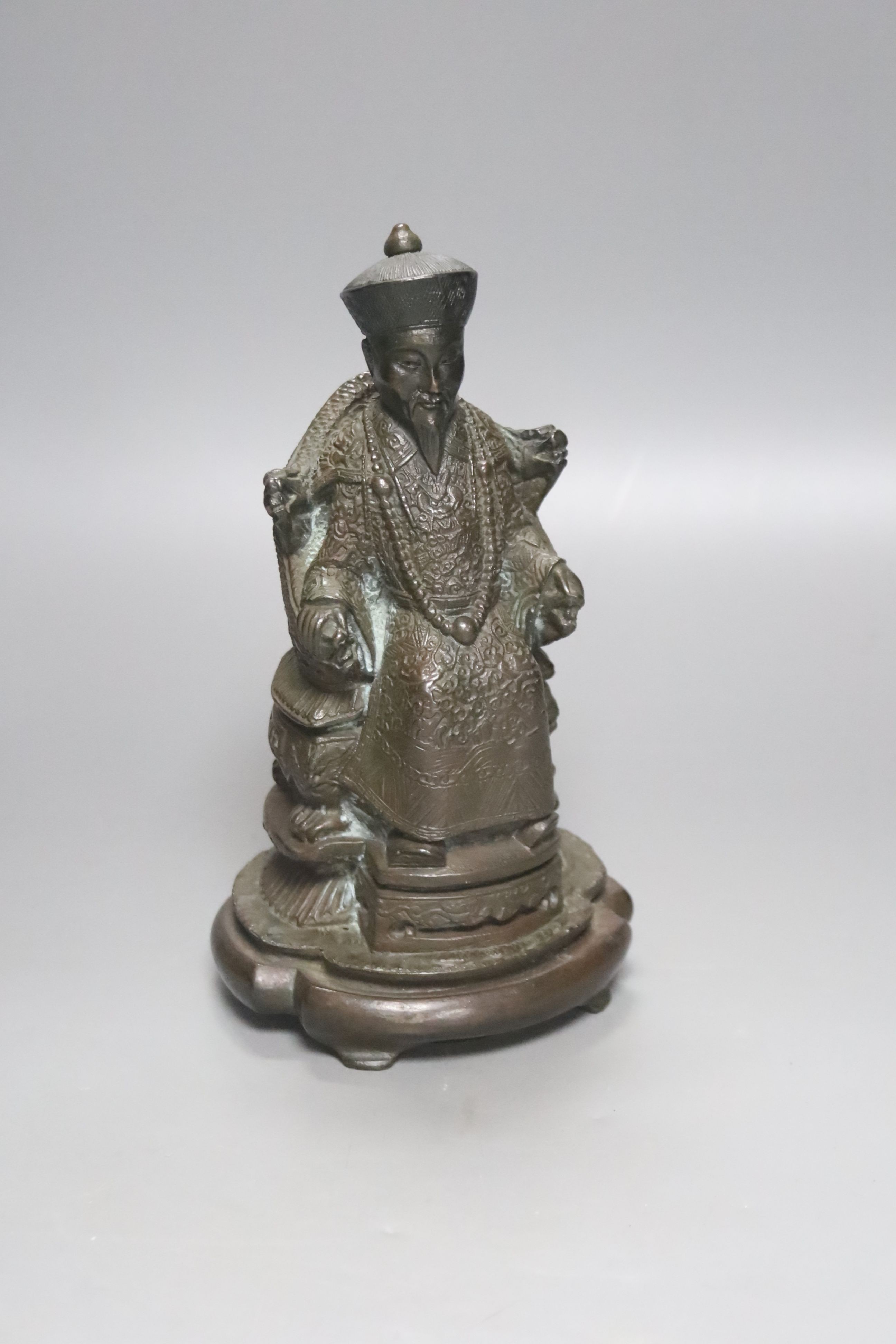 A Chinese bronze figure of an Emperor, height 21cm