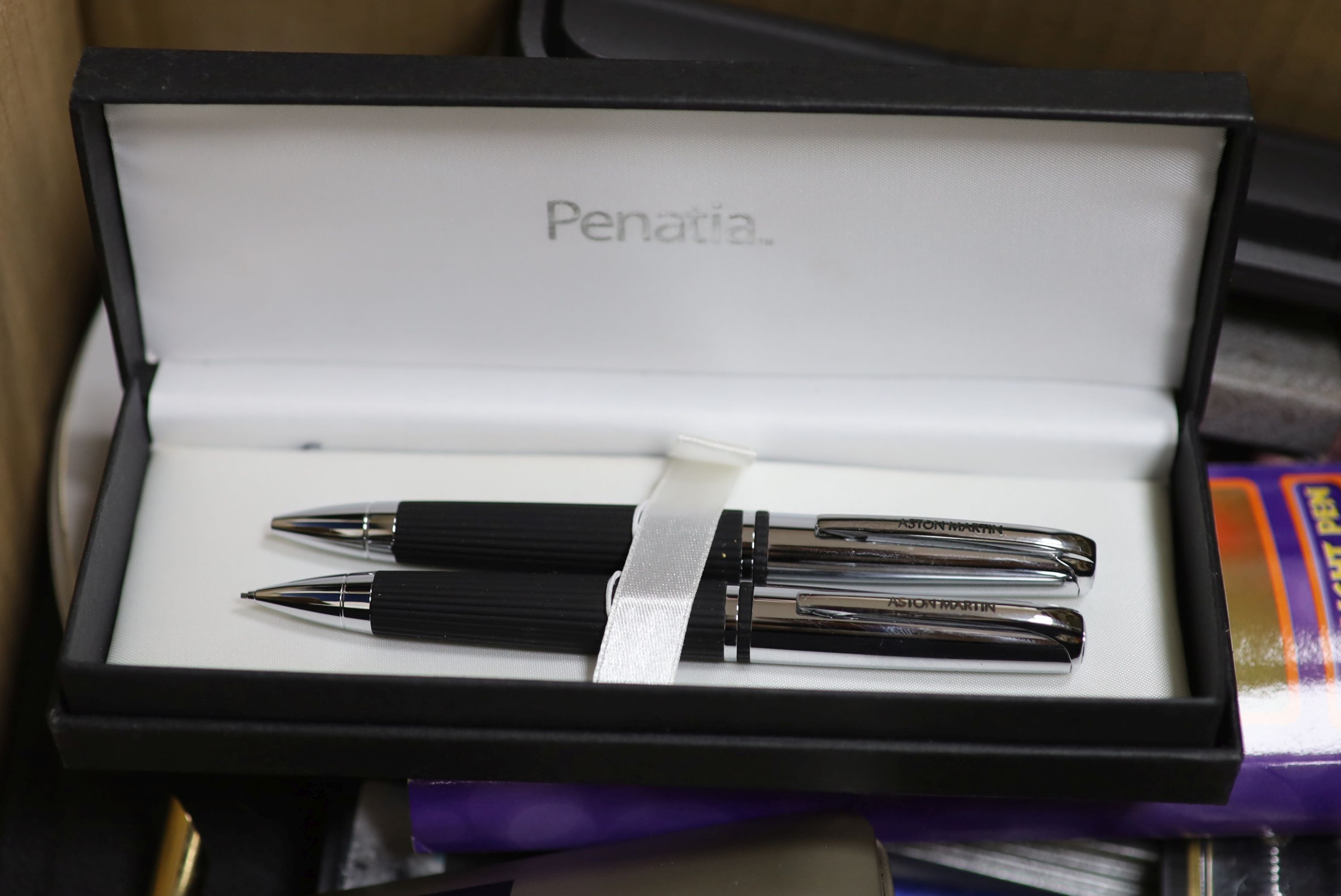 A large collection of pens and pencils, etc. - Image 6 of 6