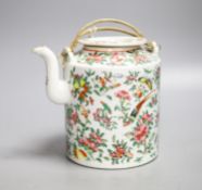 A Chinese famille rose teapot, late 19th century,16cm