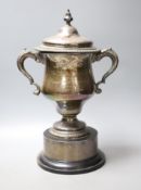 An Edwardian silver two handle presentation trophy cup and cover(a.f.) with later engraved