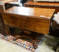 A Victorian mahogany Pembroke breakfast table, length 106cm, depth 48cm, height 76cm