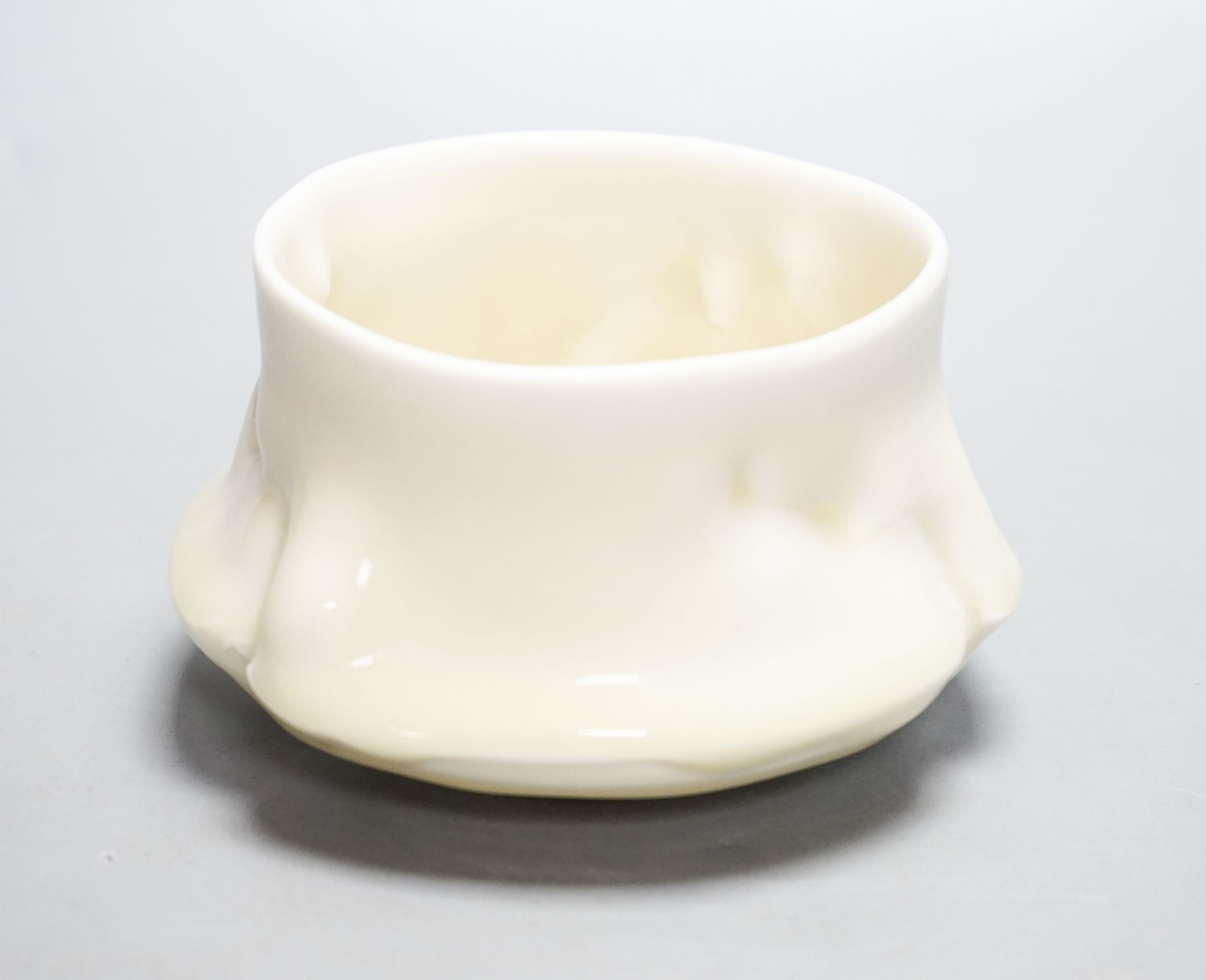 Takeshi Yasuda (b.1943), a Qingbai style free-form bowl14cm - Image 2 of 2